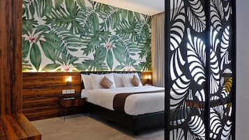 In-room safe, free WiFi