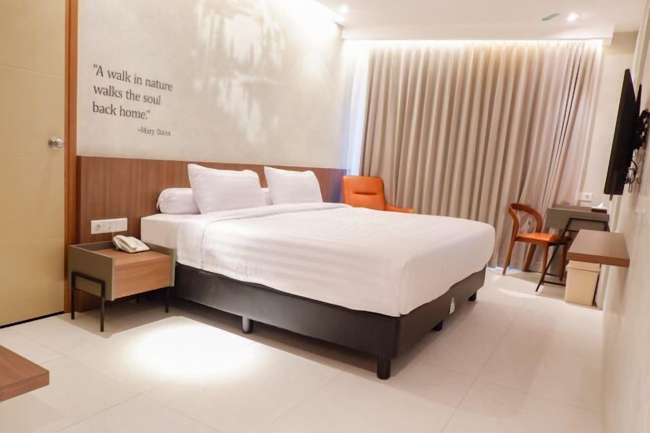 In-room safe, free WiFi