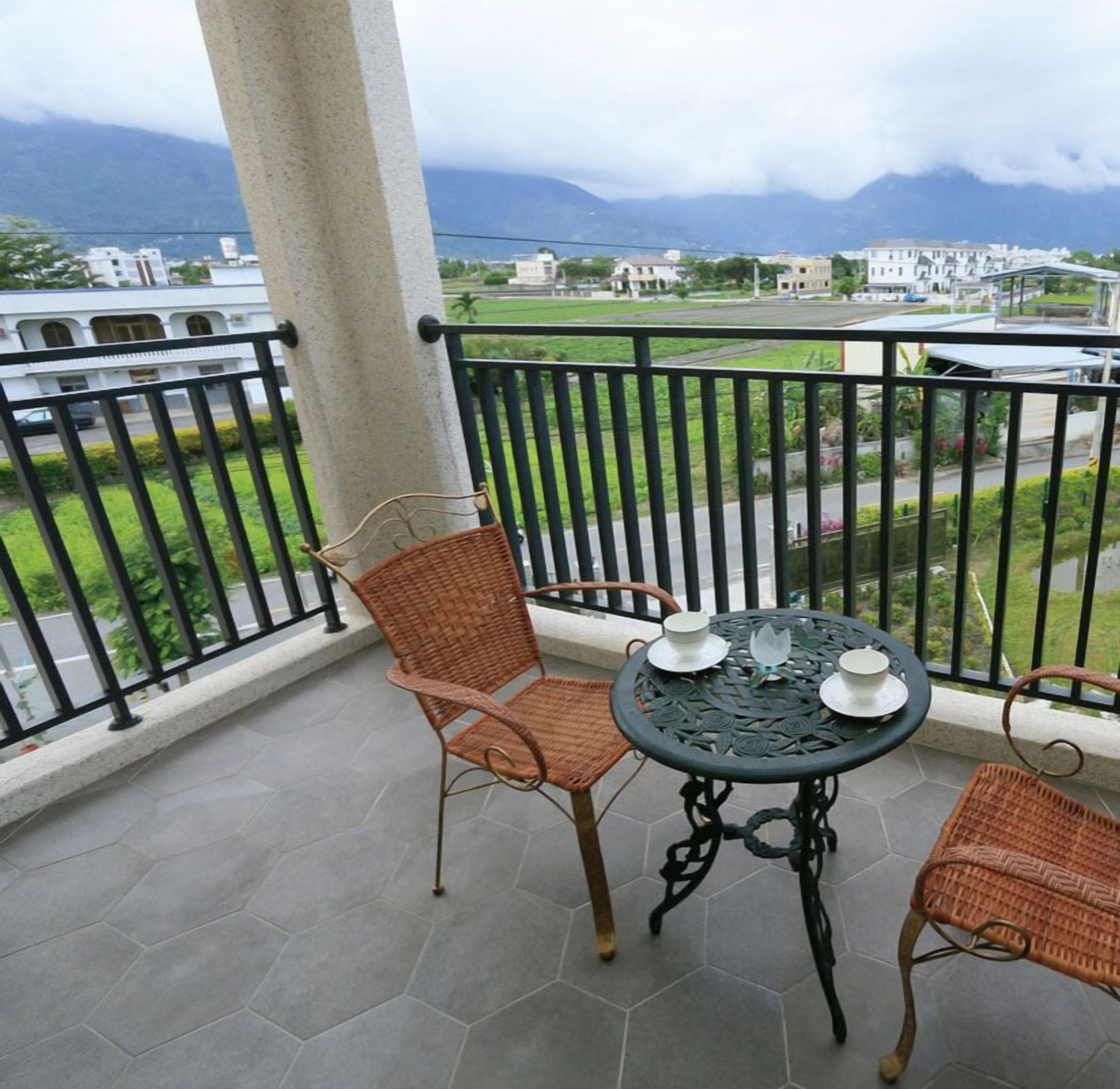 Phòng đôi Tiêu chuẩn | Bàn, màn/rèm cản sáng, truy cập Internet không dây miễn phí 