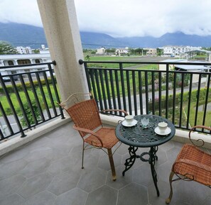 Standard Double Room | Desk, blackout drapes, free WiFi, bed sheets - Jifun Flower Meanings (Ji'an)