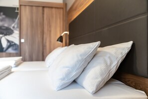 Suite, 1 cama matrimonial y sofá cama, para no fumadores | Caja de seguridad en la habitación, wifi gratis y ropa de cama