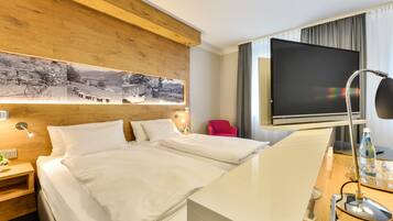 Deluxe Double Room, 1 Double Bed, Non Smoking | In-room safe, free WiFi, bed sheets