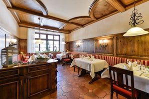 Restaurant - HOTEL RESTAURANT SONNE (Gengenbach)