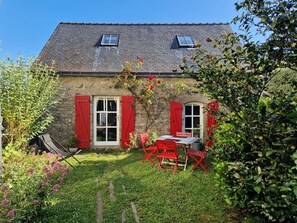 Deluxe Suite, Sauna | Terrace/patio - Les Chambres du Keriolet (La Trinite-sur-Mer)