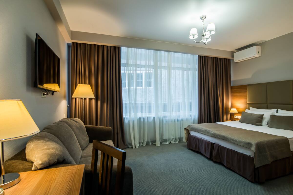 Family Room, Balcony | Premium bedding, in-room safe, blackout curtains, soundproofing