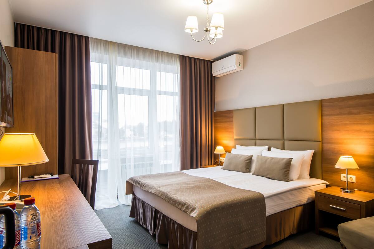 Standard Double or Twin Room | Premium bedding, in-room safe, blackout curtains, soundproofing