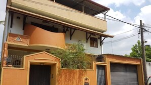 Front of property - Heritage City Villa (Sri Jayawardenepura Kotte)