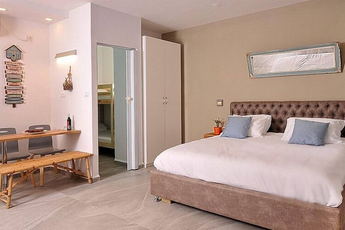 Blackout curtains, free WiFi, bed sheets
