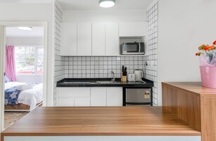 Bangalô luxo, várias camas, cozinha | Café e/ou cafeteira