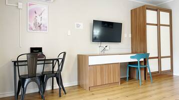 Standard Studio, 1 Bedroom, Non Smoking, Kitchen