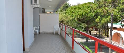 Apartment (TUCANO 008_2P_C2*) | Balkon