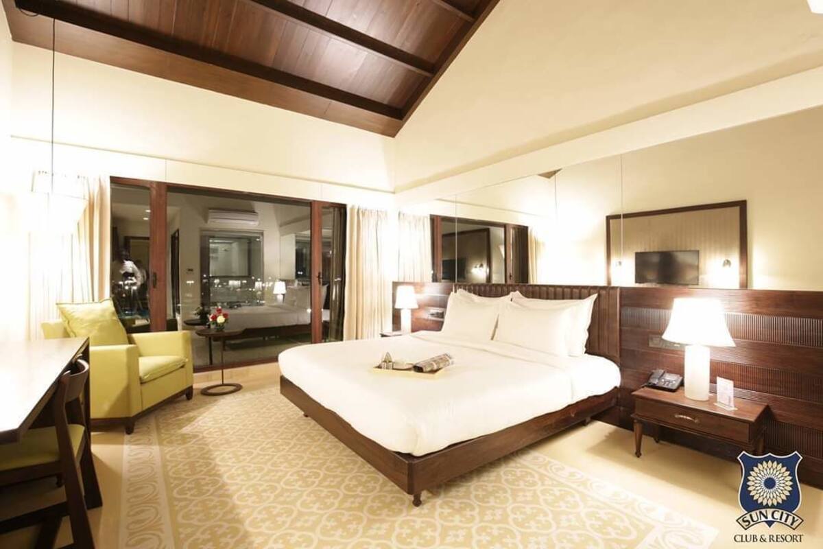 Deluxe Double or Twin Room, 1 Double Bed, Non Smoking | In-room safe, iron/ironing board, bed sheets