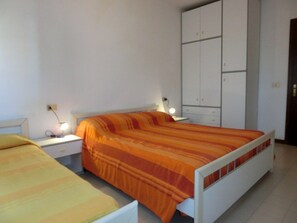 Apartment, 1 Bedroom | In-room safe