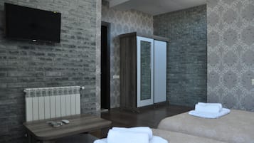 Habitación estándar con 2 camas individuales | Minibar, caja de seguridad en la habitación y escritorio