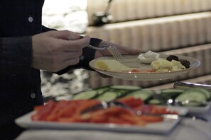 Daily self-serve breakfast (SEK 140 per person) - Mountain Lodge (Salen)