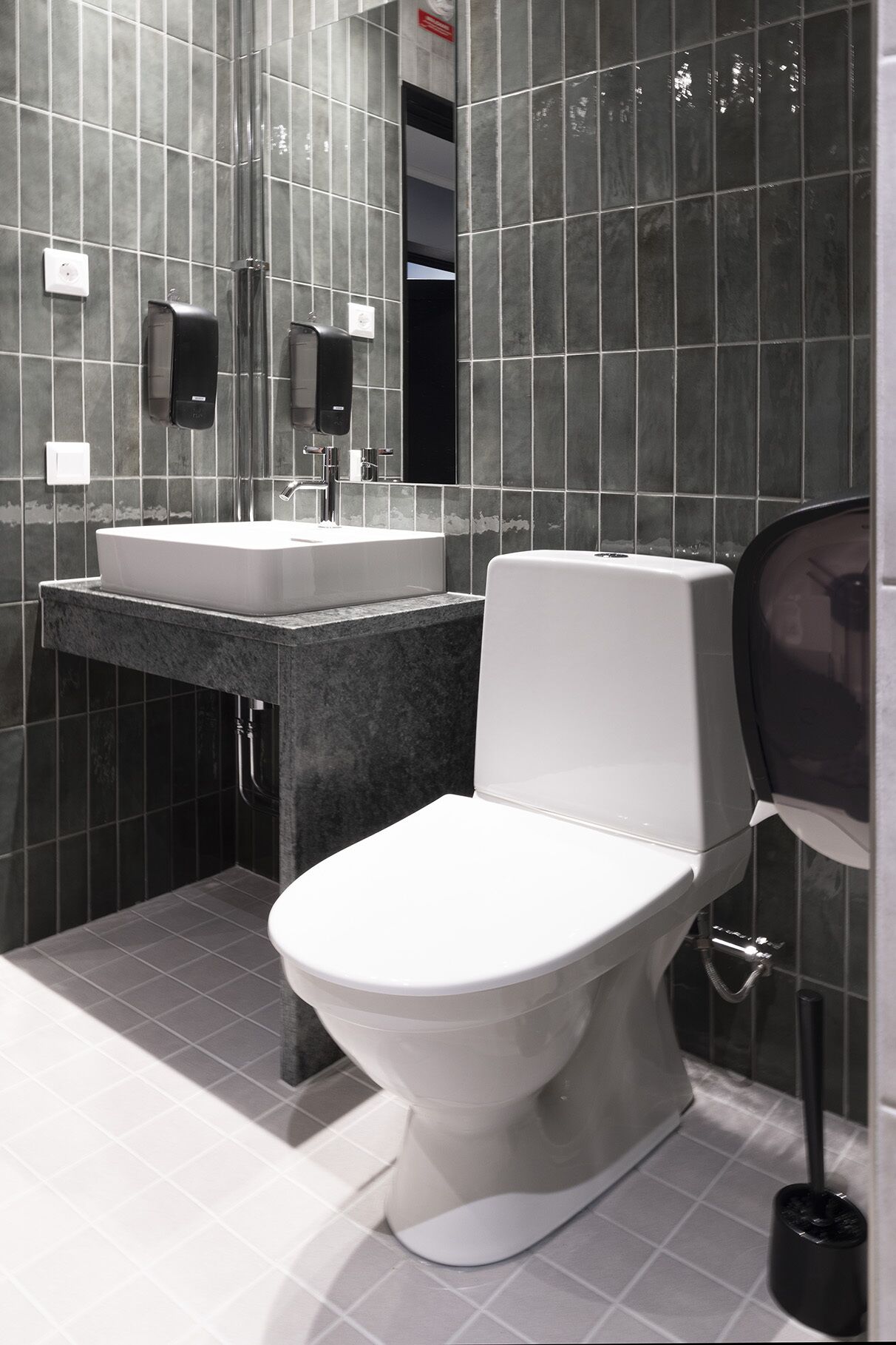 apartment | bathroom | shower, free toiletries, hair dryer, towels