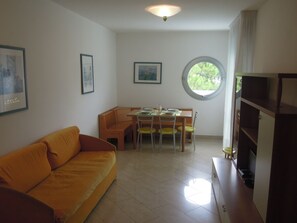Apartment, 2 Bedrooms (Argonauti 003_1P_C2*) | Living area | TV