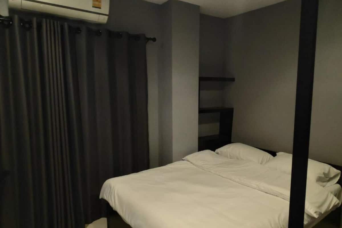 Family Room | In-room safe, blackout drapes, free WiFi, bed sheets