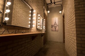Spa - Inno Guesthouse & Bar Hongdae - Hostel (Seoul)