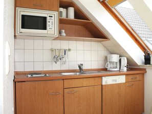 Kühlschrank, Mikrowelle, Geschirrspüler