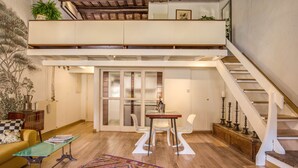Loft, City View | Living area