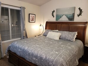 3 bedrooms, iron/ironing board, Internet - New Vacation Rental. (Boise)