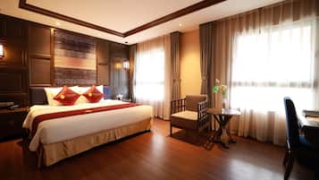 Deluxe Double Room, City View | Minibar, in-room safe, individually decorated, individually furnished