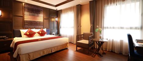 ميني بار وخزنة داخل الغرفة وبديكورات فريدة لكل غرفة وطراز فريد لكل وحدة