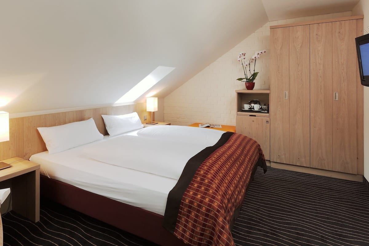 In-room safe, iron/ironing board (on request), rollaway beds (surcharge)