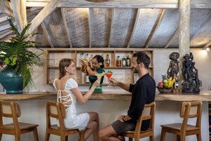 Bar (en la propiedad)