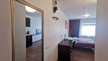 City appartement, 1 queensize bed, niet-roken | Een strijkplank/strijkijzer, gratis wifi, beddengoed