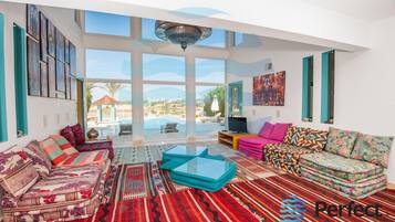 Outdoor pool, pool umbrellas