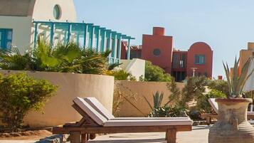 Outdoor pool, pool umbrellas