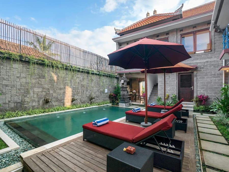 Outdoor pool, pool umbrellas