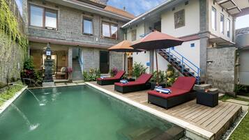 Outdoor pool, pool umbrellas
