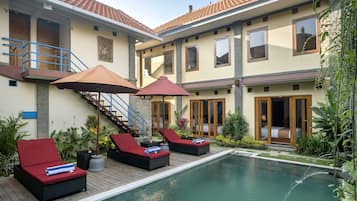 Outdoor pool, pool umbrellas