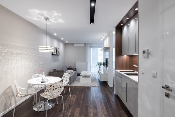 Deluxe Apartment | Living area | LED TV, Netflix