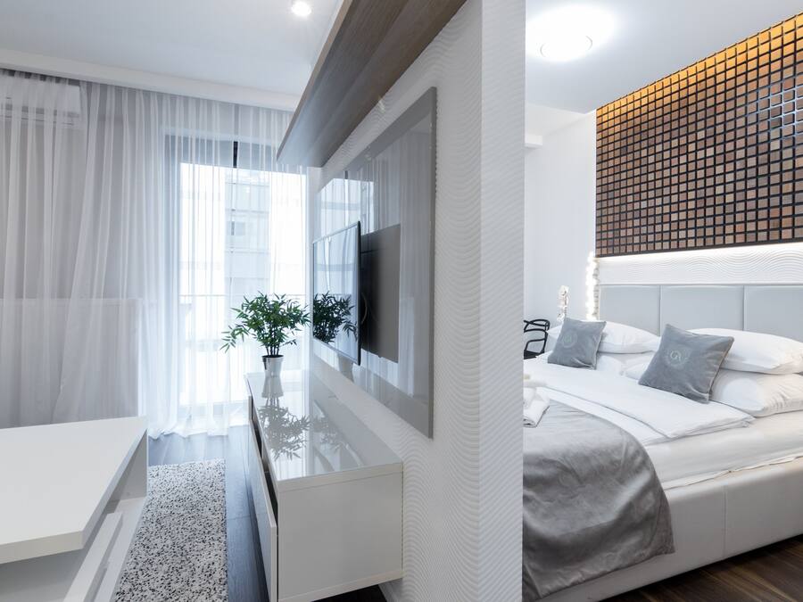 Deluxe Apartment | Living area | LED TV, Netflix