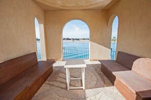 Villa, 4 chambres, piscine privée | Balcon