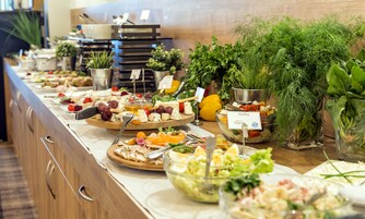 Free daily buffet breakfast