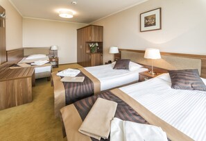 Deluxe Room, 1 Queen Bed, Non Smoking