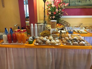 Desayuno continental todos los días (con cargo)