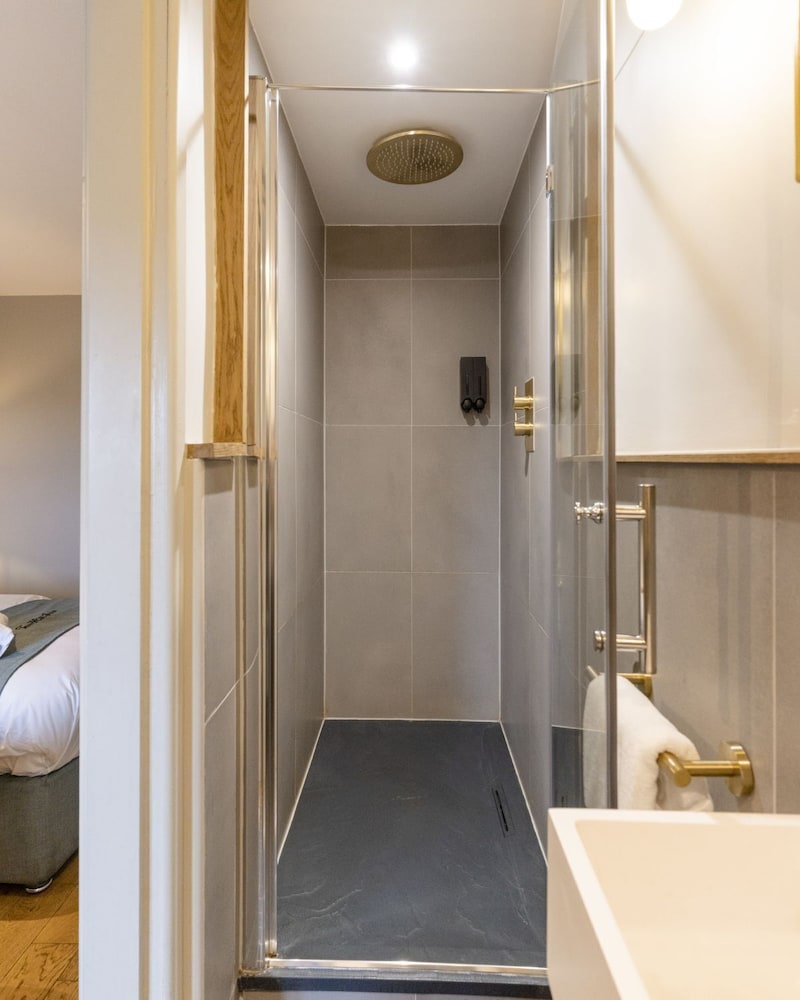 Tan Hill Inn by null