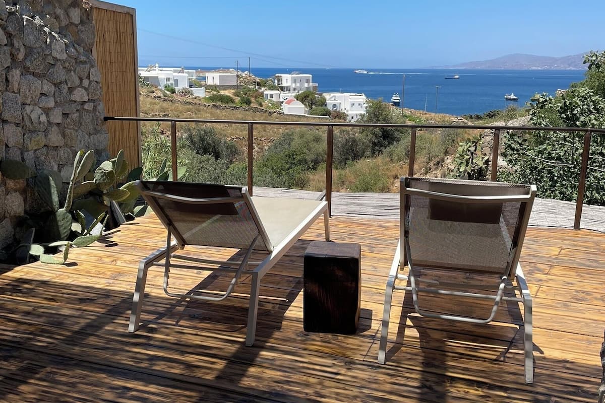 Deluxe Suite with Sea View | 1 soveværelse, egyptiske bomuldslagner, premium-sengetøj, minibar