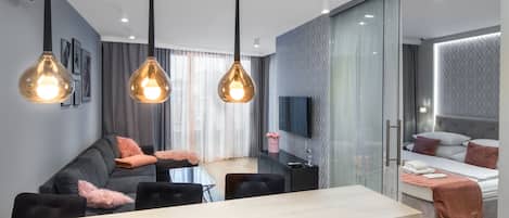 Departamento Deluxe | Cortinas blackout, insonorización y tabla de planchar con plancha