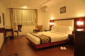 Soundproofing, free WiFi, bed sheets - Clarks Inn Badami (Badami)