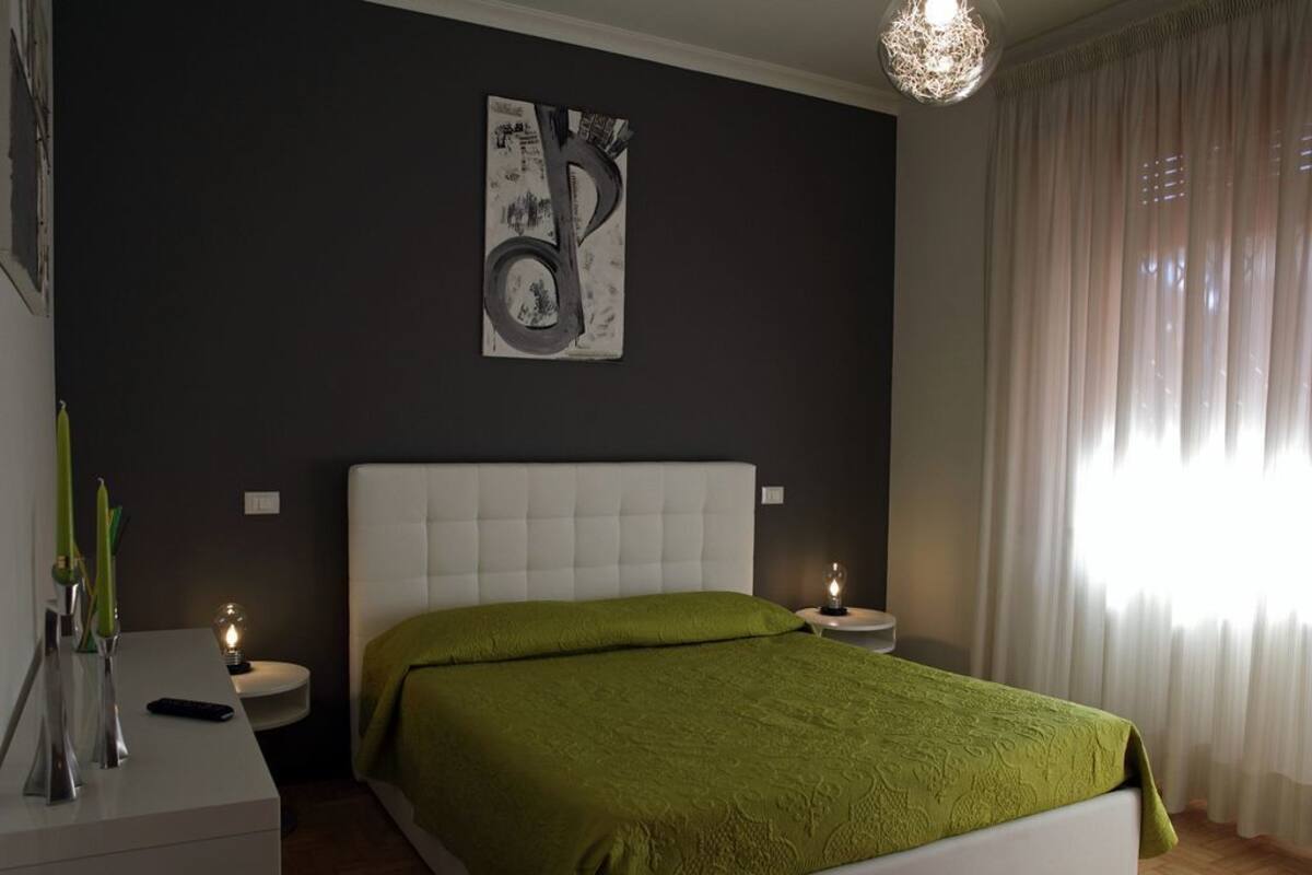 Deluxe Double Room | Desk, cribs (free), WiFi (free)