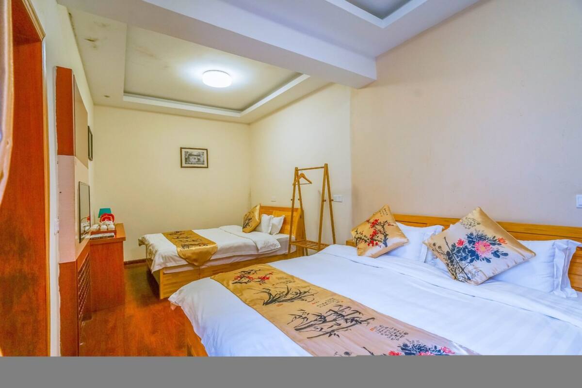 Elite Room | Blackout drapes