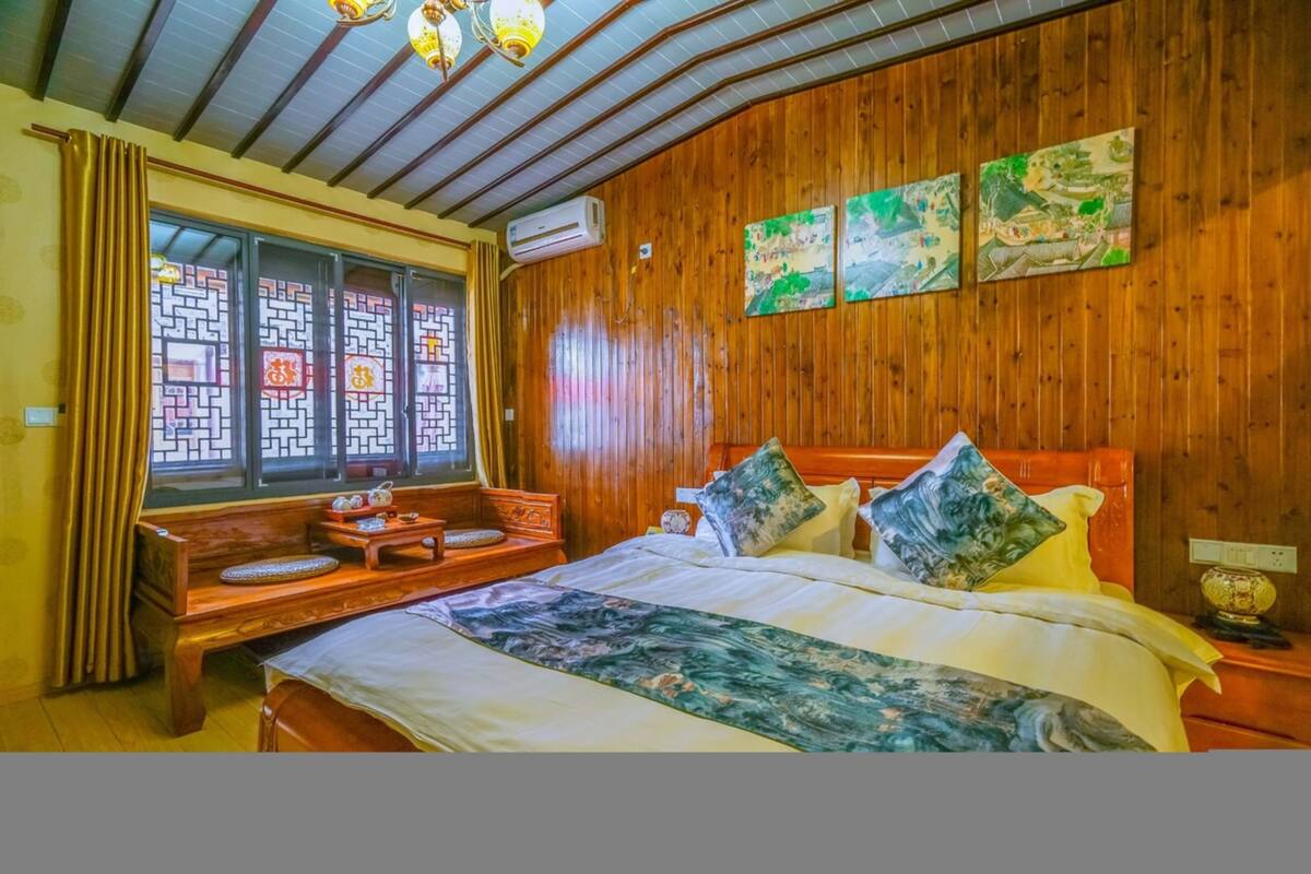 Business Double Room | Blackout drapes