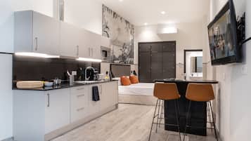 2 bedrooms, premium bedding, down duvets, memory-foam beds